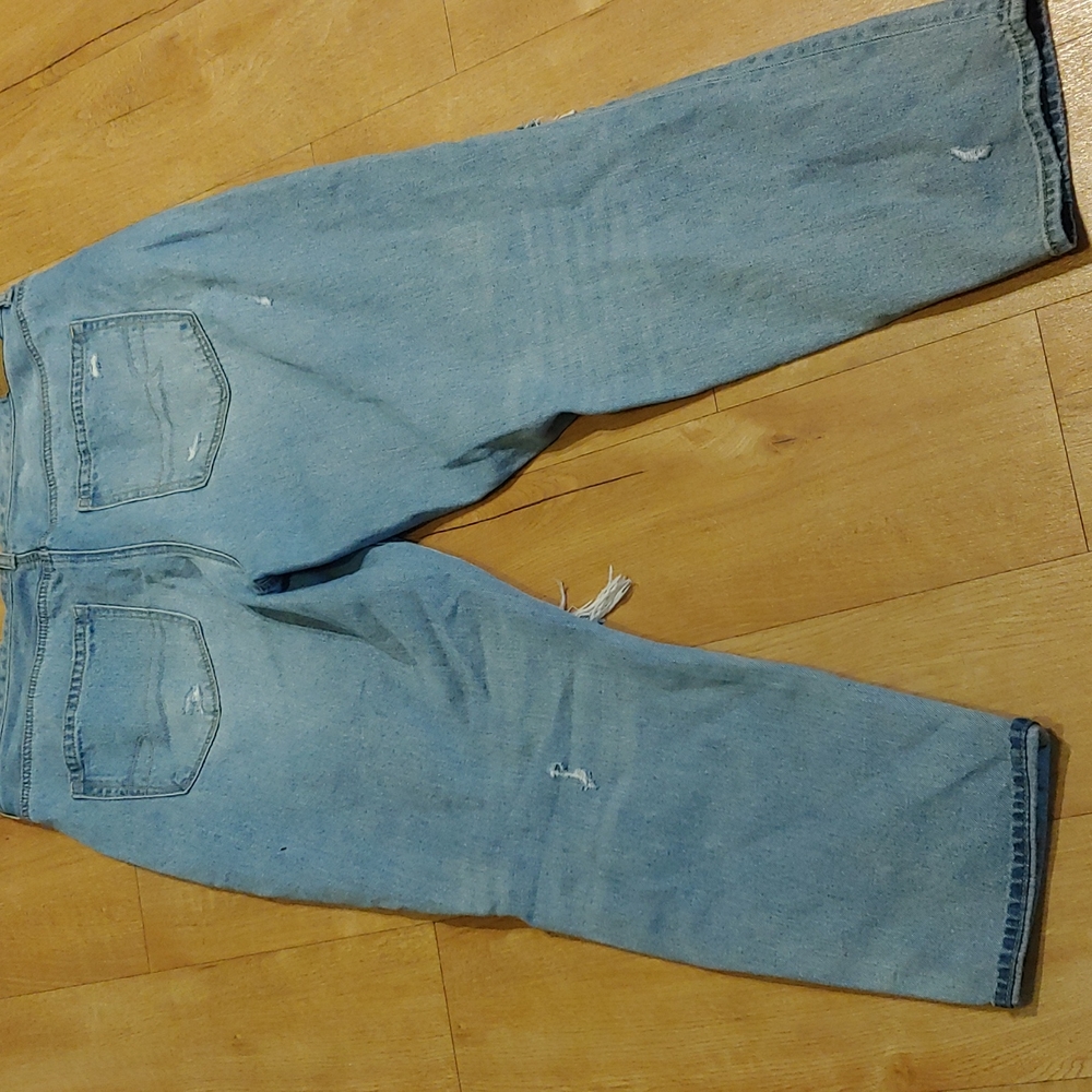 AE Ripped Mom Jean - Picture 7 of 10